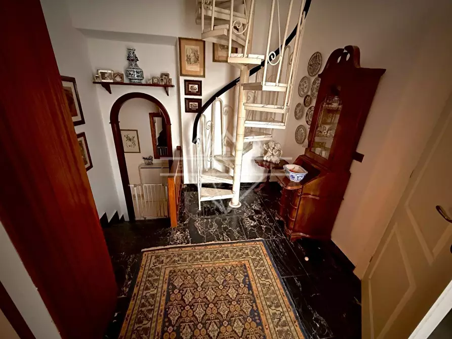 Immagine 48 di Villa in vendita  a Carrara