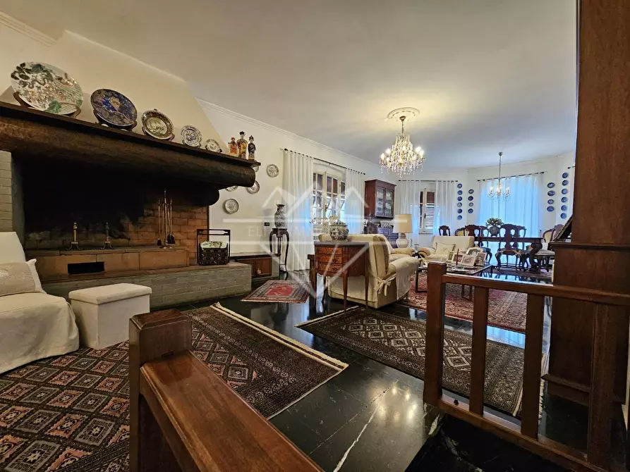 Immagine 46 di Villa in vendita  a Carrara