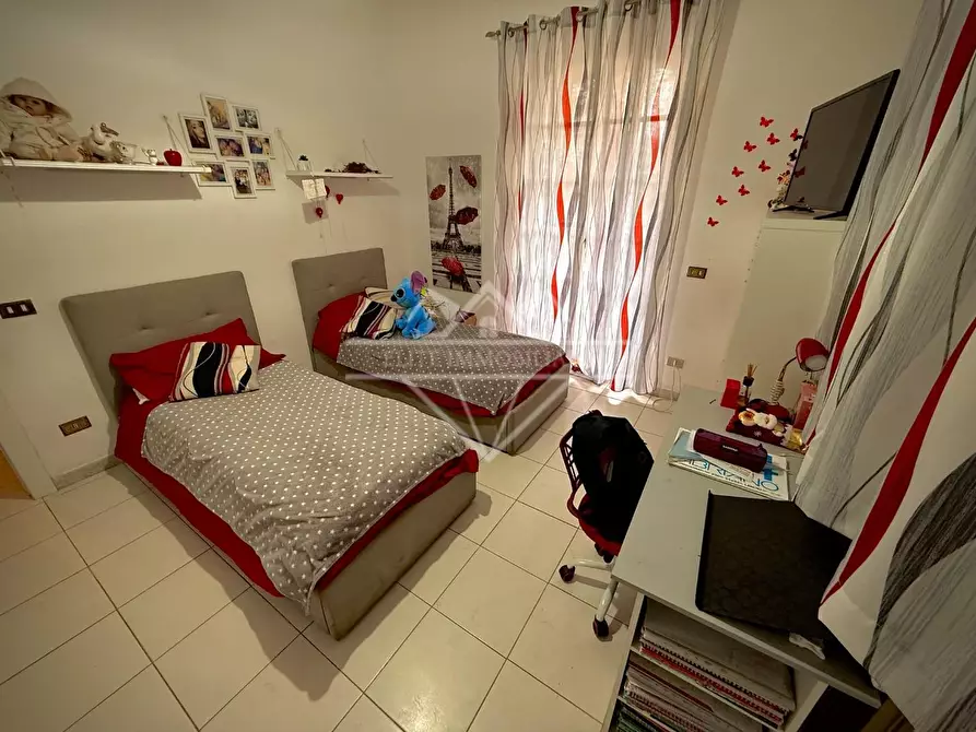 Immagine 65 di Villa in vendita  a Carrara