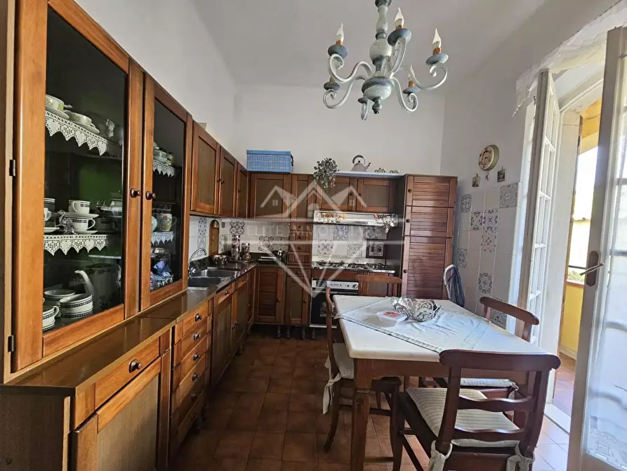 Immagine 111 di Villa in vendita  a Carrara