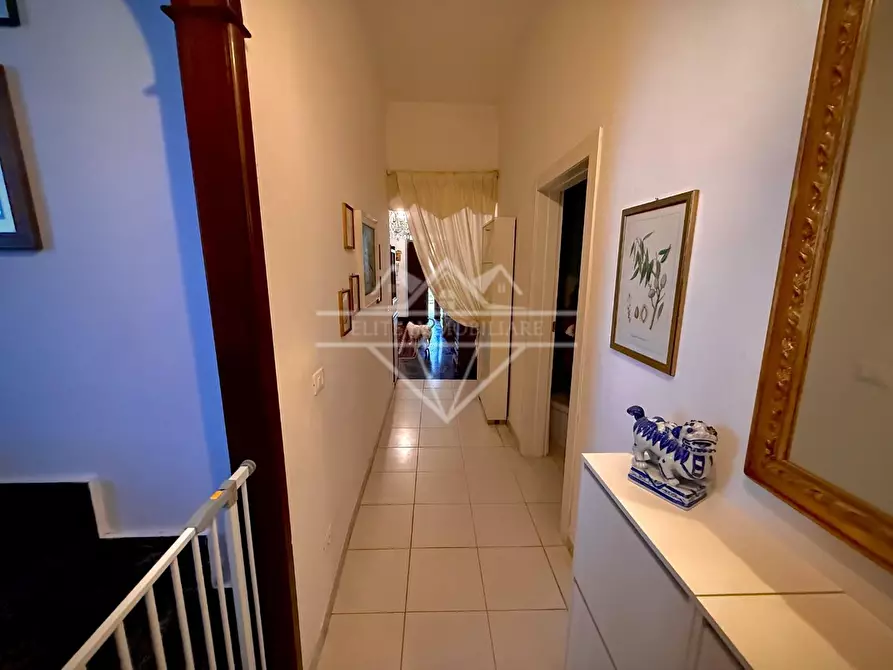 Immagine 71 di Villa in vendita  a Carrara