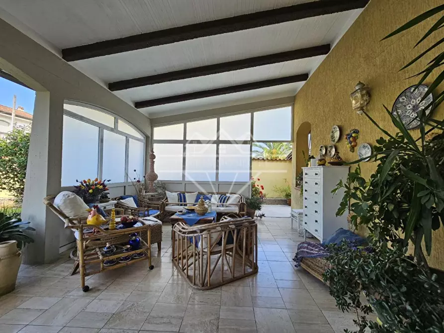 Immagine 122 di Villa in vendita  a Carrara