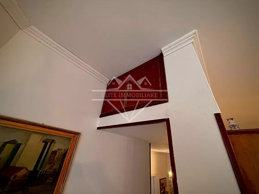 Immagine 95 di Villa in vendita  a Carrara