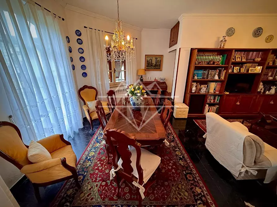 Immagine 31 di Villa in vendita  a Carrara