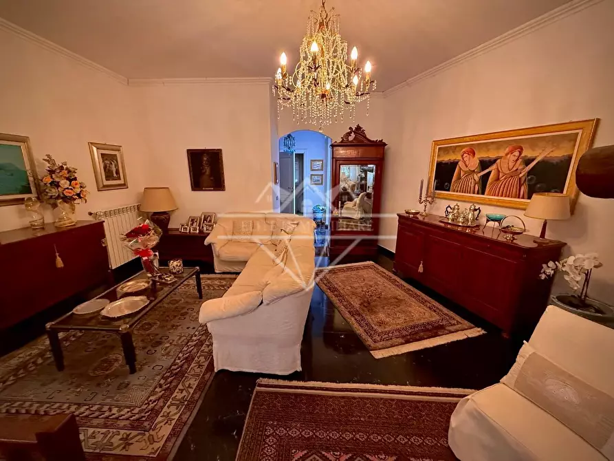 Immagine 29 di Villa in vendita  a Carrara