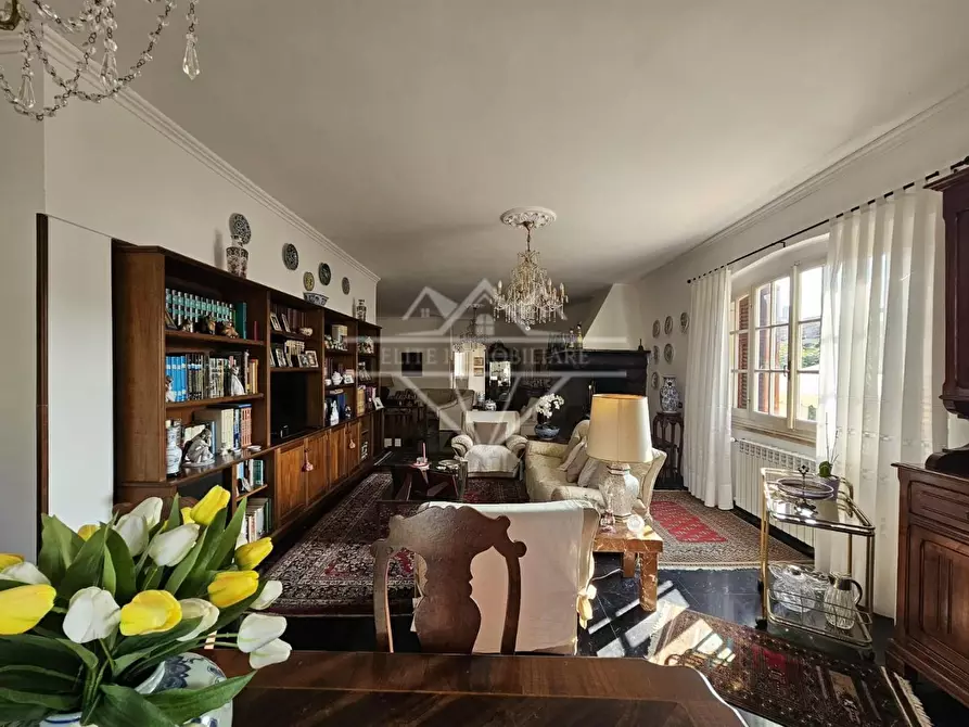 Immagine 105 di Villa in vendita  a Carrara