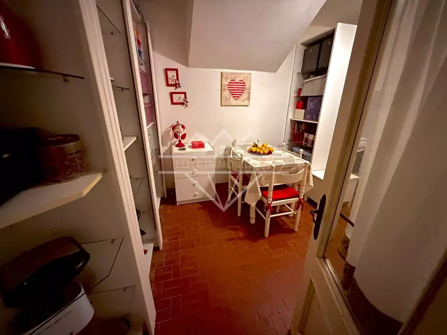 Immagine 84 di Villa in vendita  a Carrara