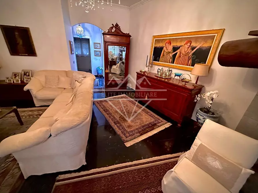 Immagine 40 di Villa in vendita  a Carrara