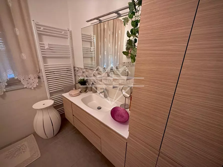 Immagine 56 di Villa in vendita  a Carrara