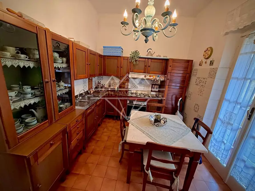 Immagine 76 di Villa in vendita  a Carrara