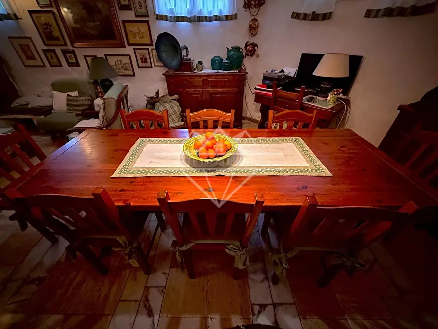 Immagine 94 di Villa in vendita  a Carrara