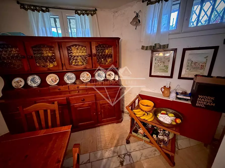 Immagine 92 di Villa in vendita  a Carrara