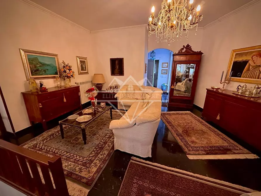 Immagine 28 di Villa in vendita  a Carrara