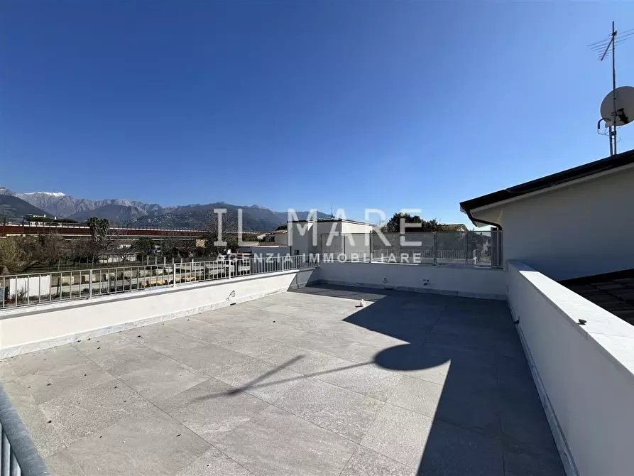 Immagine 4 di Casa bifamiliare in vendita  a Massa