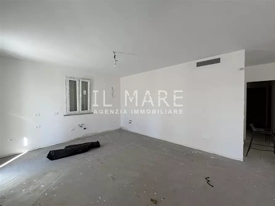 Immagine 5 di Casa bifamiliare in vendita  a Massa