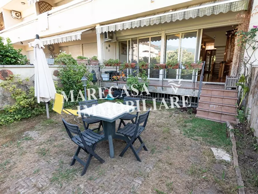 Immagine 1 di Villetta a schiera in vendita  a Ortonovo