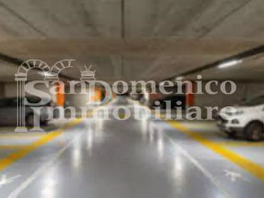 Immagine 1 di Garage in vendita  a Calci