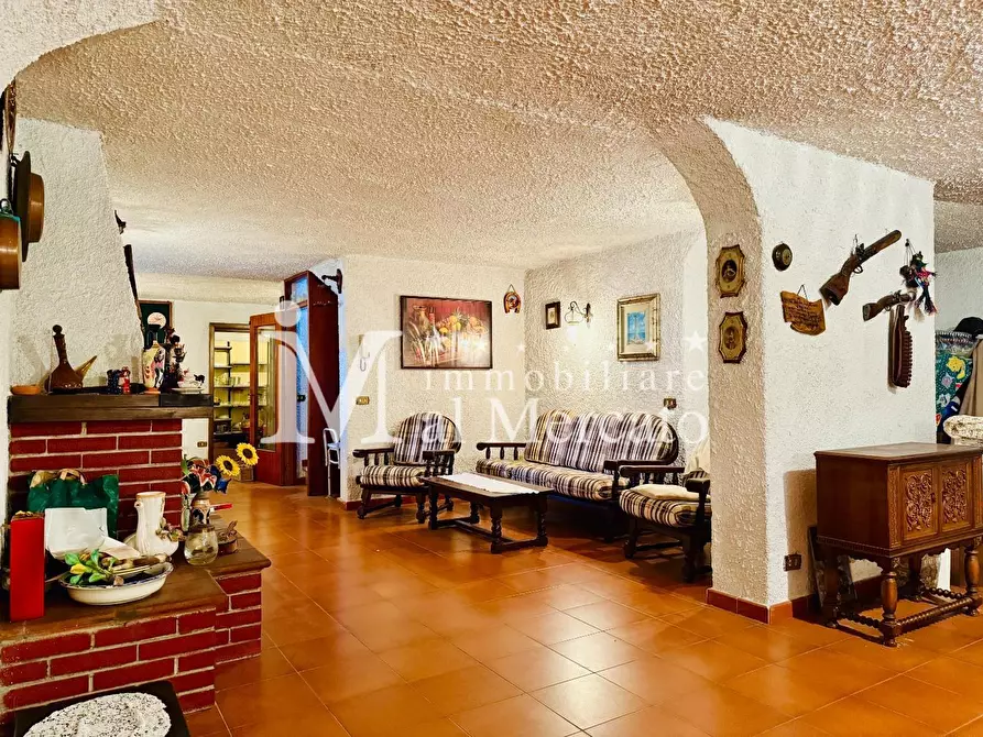 Immagine 42 di Villa in vendita  a Viareggio