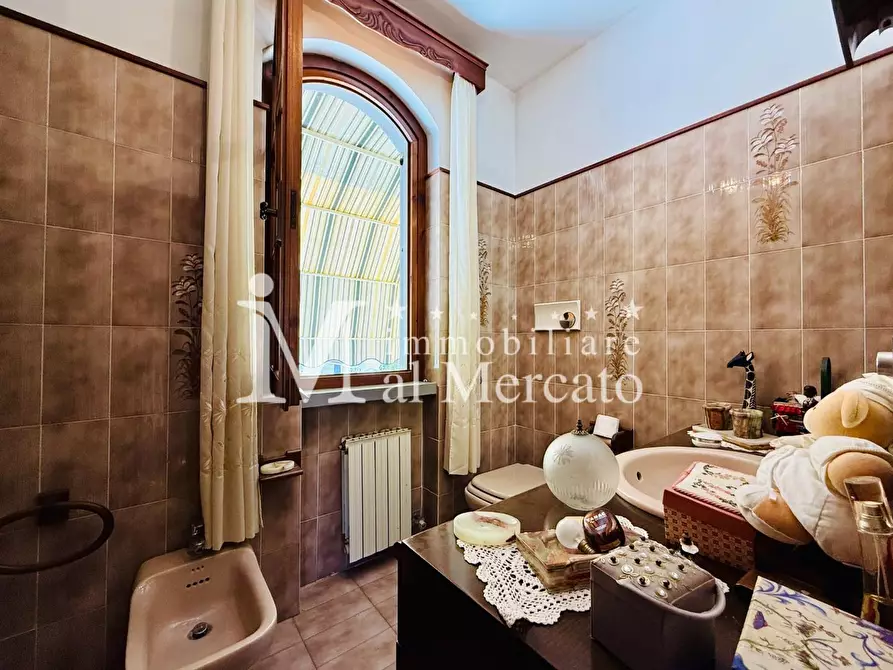 Immagine 26 di Villa in vendita  a Viareggio