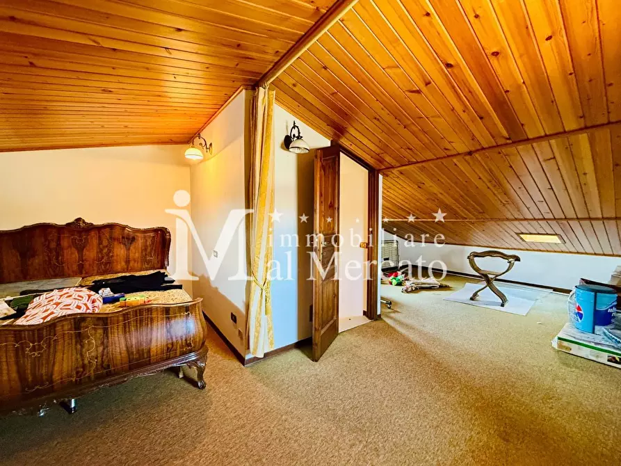 Immagine 37 di Villa in vendita  a Viareggio