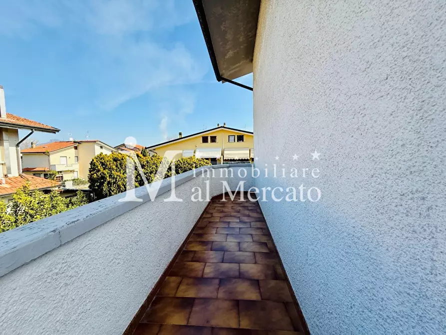 Immagine 21 di Villa in vendita  a Viareggio