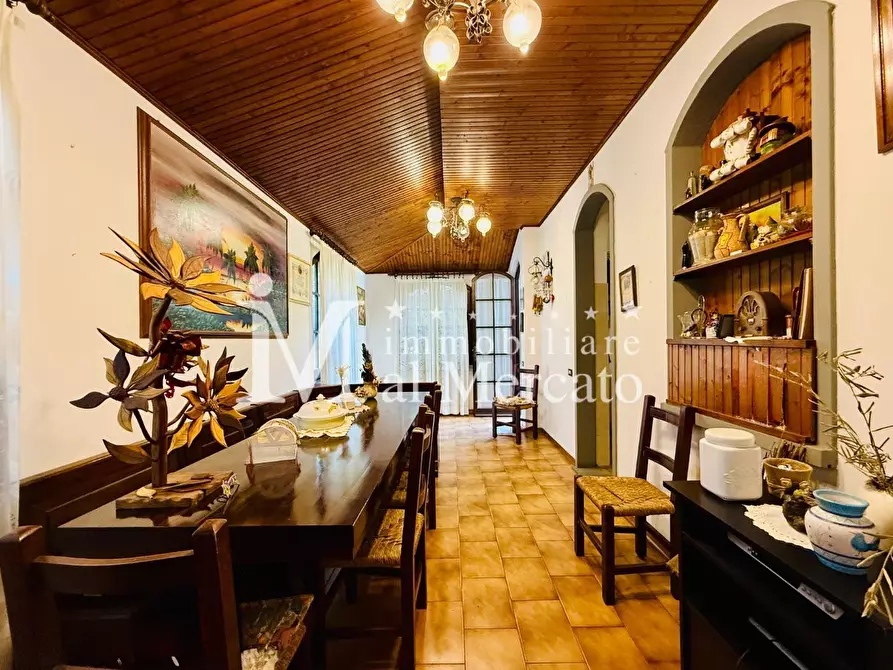 Immagine 15 di Villa in vendita  a Viareggio