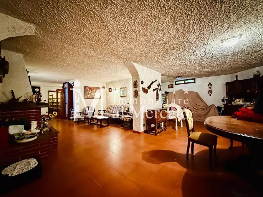 Immagine 43 di Villa in vendita  a Viareggio