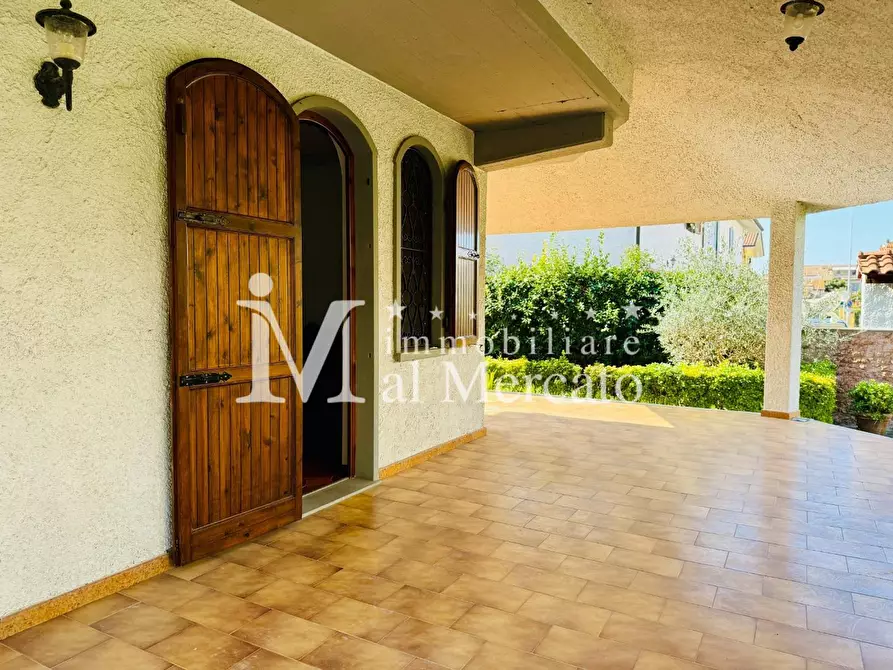 Immagine 57 di Villa in vendita  a Viareggio