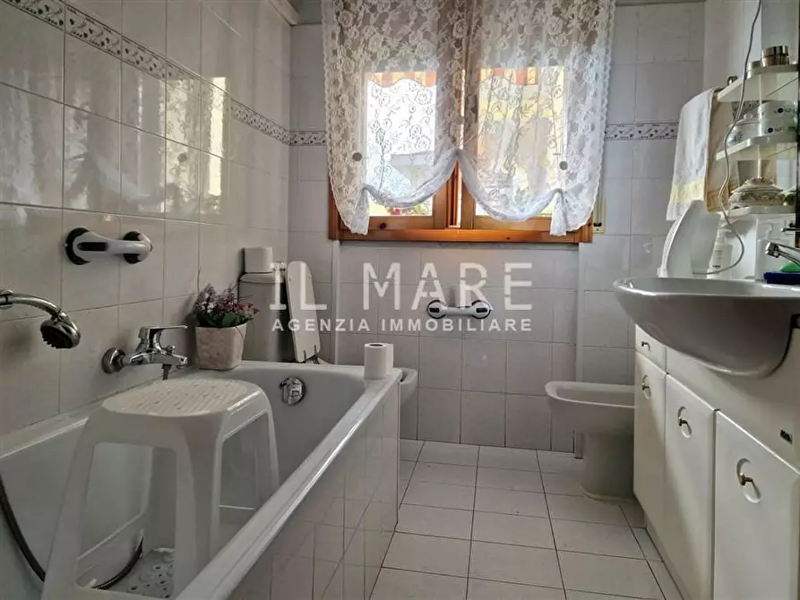 Immagine 15 di Appartamento in vendita  a Massa