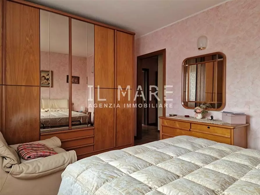 Immagine 13 di Appartamento in vendita  a Massa