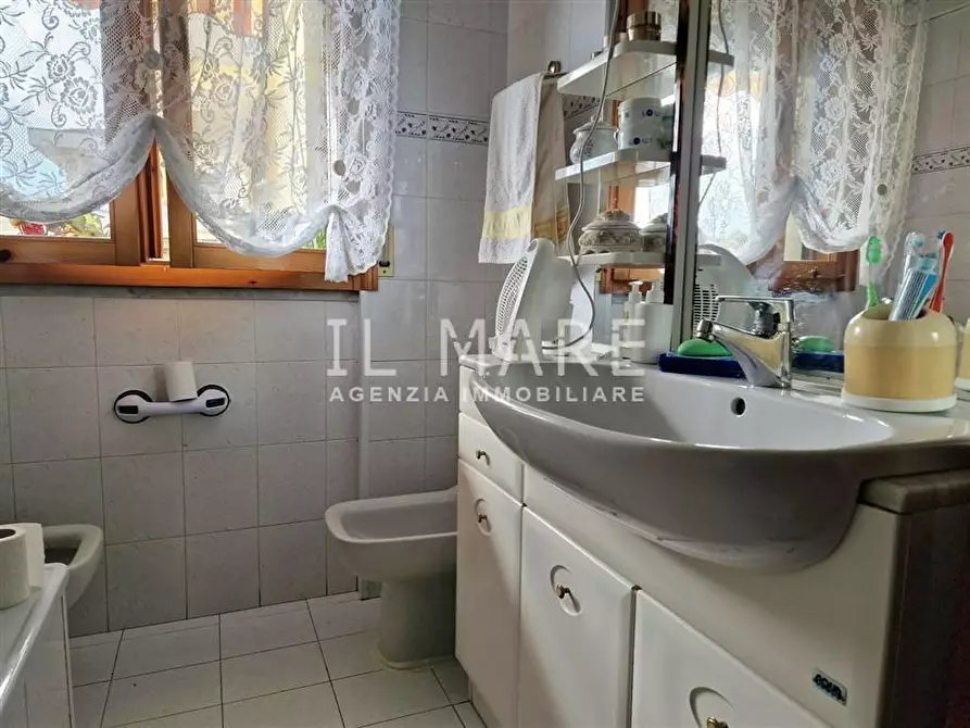 Immagine 16 di Appartamento in vendita  a Massa