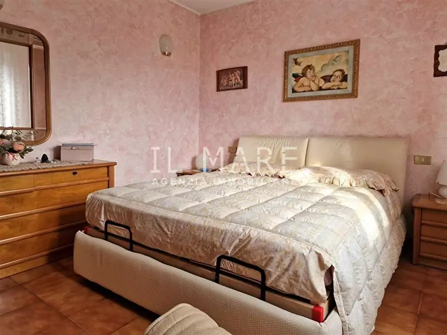 Immagine 14 di Appartamento in vendita  a Massa