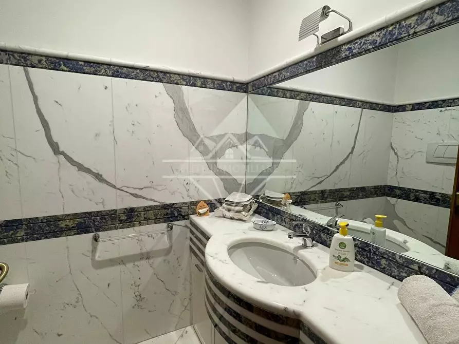 Immagine 26 di Casa bifamiliare in vendita  a Carrara