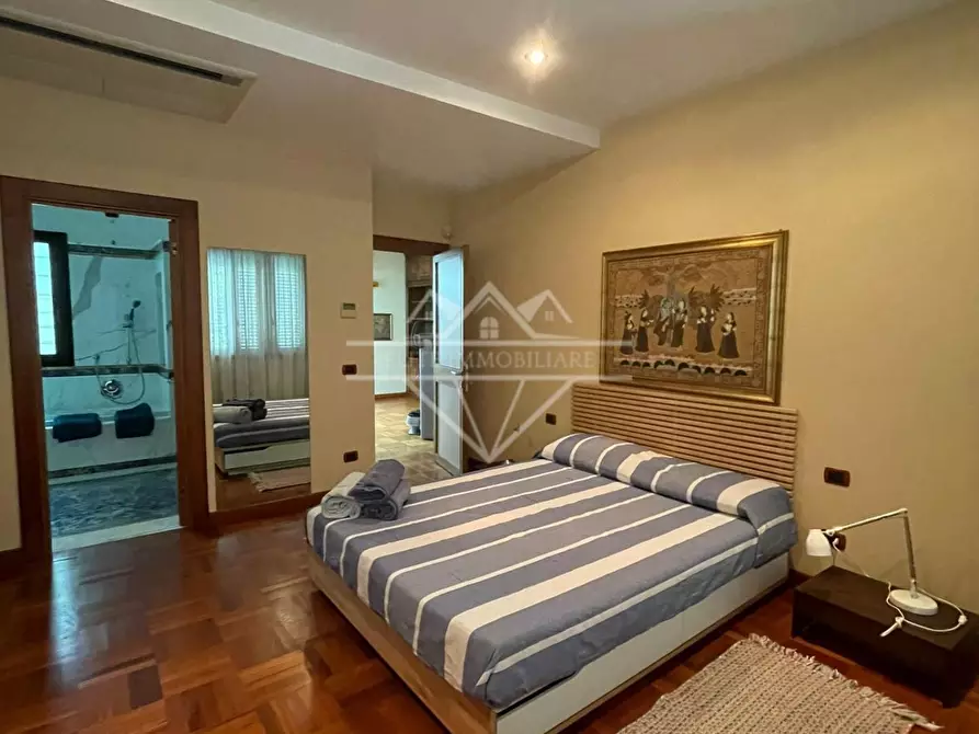 Immagine 8 di Casa bifamiliare in vendita  a Carrara