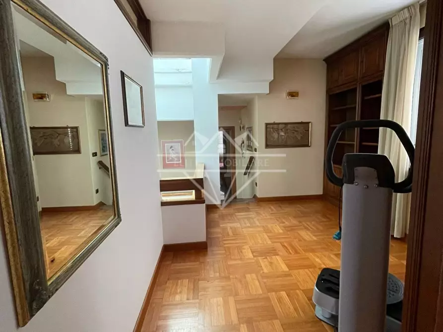 Immagine 23 di Casa bifamiliare in vendita  a Carrara