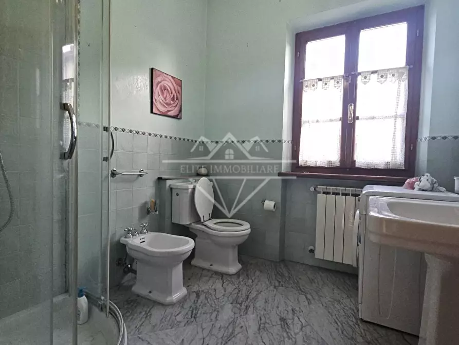 Immagine 24 di Casa bifamiliare in affitto  a Carrara