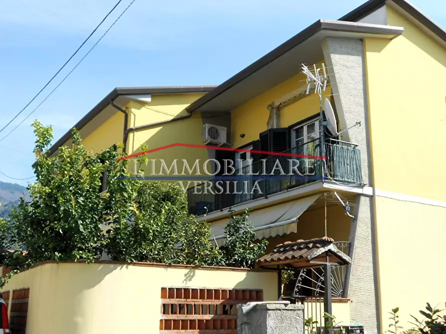 Immagine 55 di Casa bifamiliare in vendita  a Massa