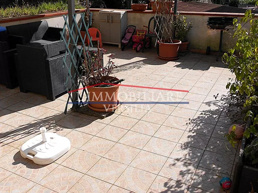 Immagine 2 di Casa bifamiliare in vendita  a Massa