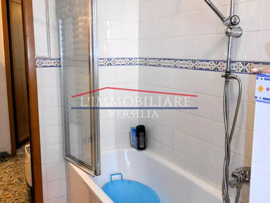 Immagine 31 di Casa bifamiliare in vendita  a Massa