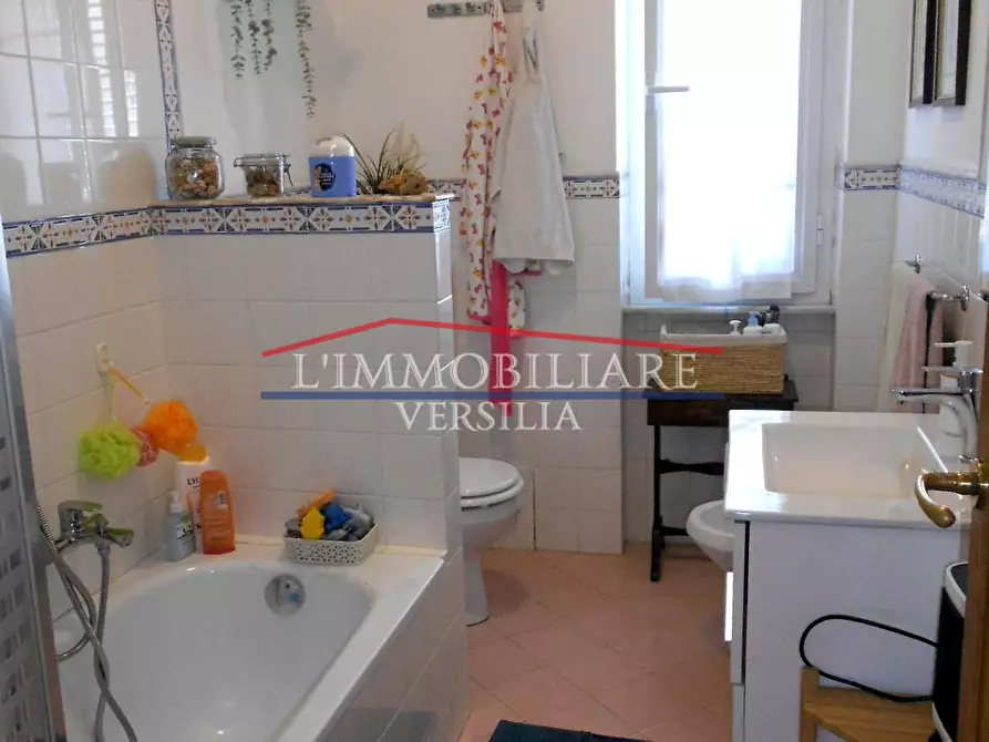 Immagine 28 di Casa bifamiliare in vendita  a Massa