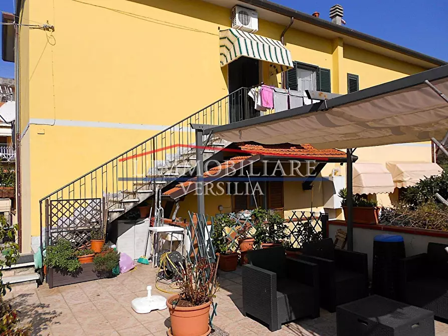 Immagine 62 di Casa bifamiliare in vendita  a Massa