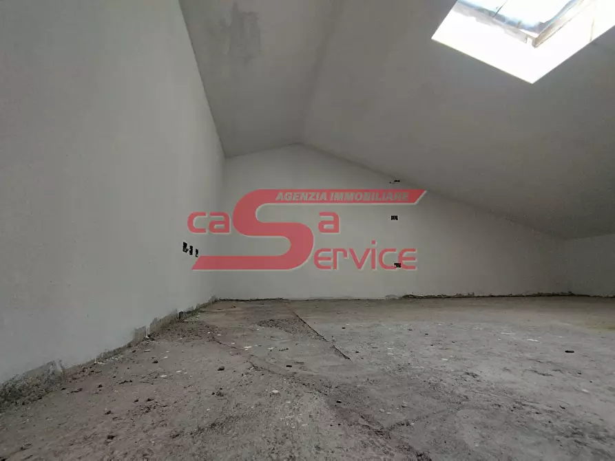 Immagine 16 di Appartamento in vendita  a Uzzano