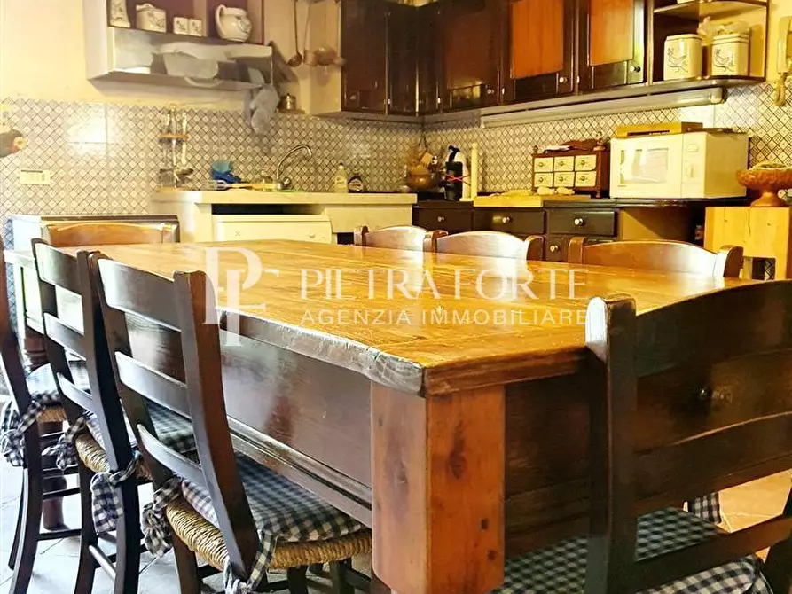 Immagine 10 di Rustico / casale in vendita  a Camaiore