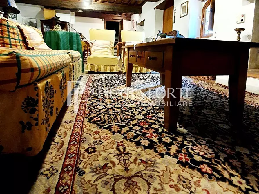 Immagine 14 di Rustico / casale in vendita  a Camaiore