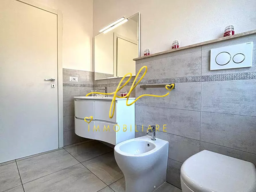 Immagine 15 di Appartamento in vendita  a Cecina