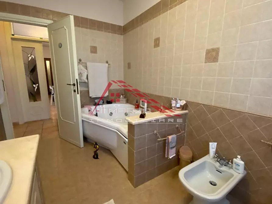 Immagine 14 di Villa in vendita  a San Giuliano Terme