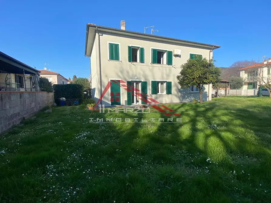 Immagine 4 di Villa in vendita  a San Giuliano Terme