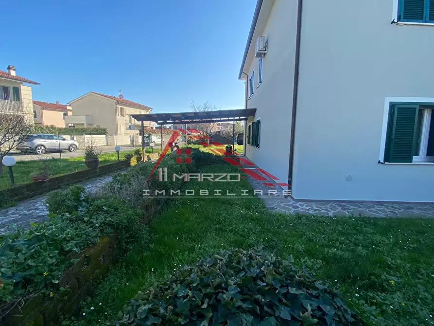 Immagine 3 di Villa in vendita  a San Giuliano Terme