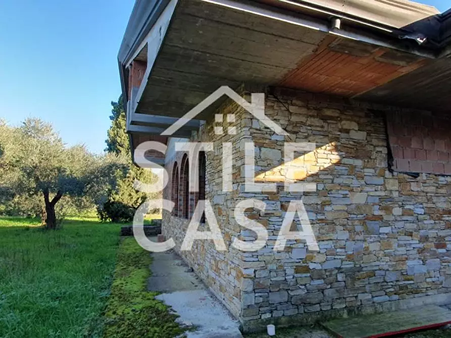 Immagine 5 di Villa in vendita  a Capannori