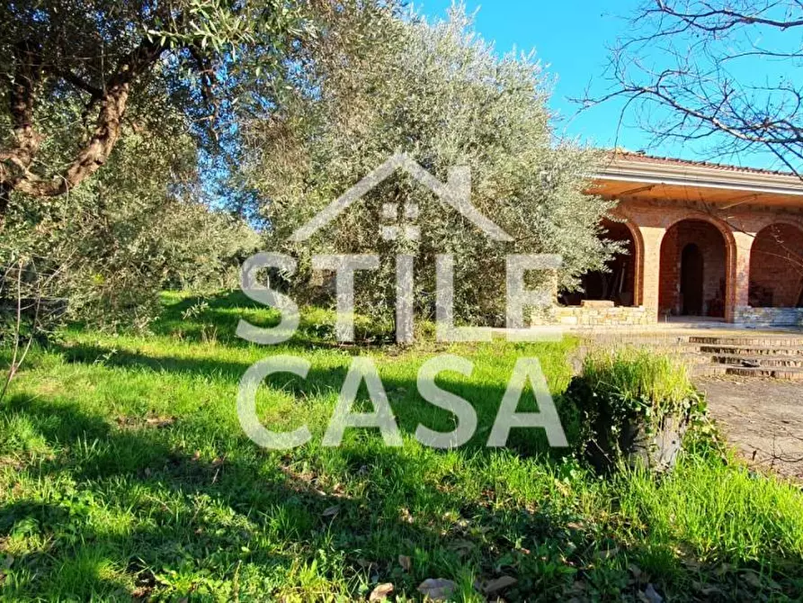 Immagine 16 di Villa in vendita  a Capannori